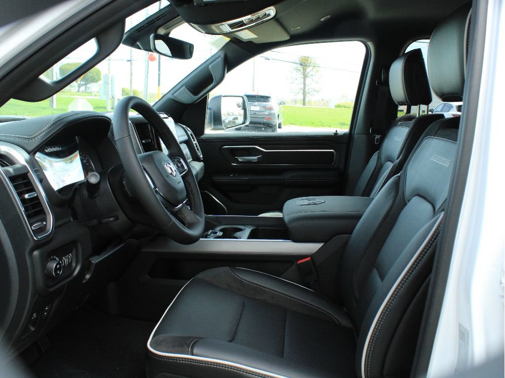 New 2026 RAM 1500 Laramie AWD/4WD image 11