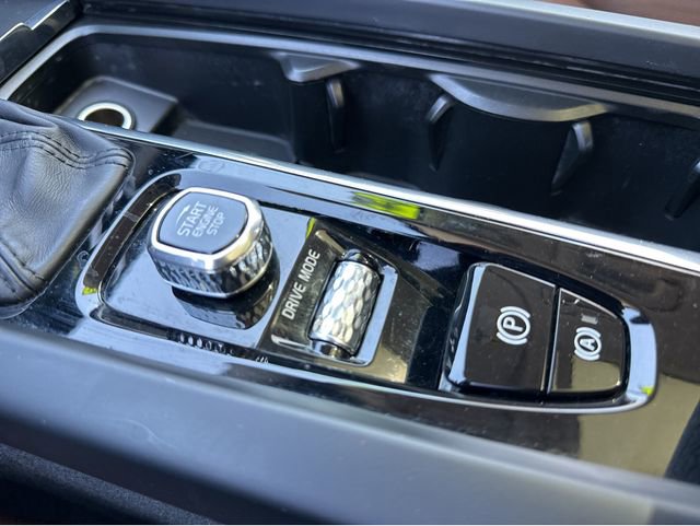 Used 2020 Volvo XC60 T5 Momentum w/ Protection Package Premier FWD image 22