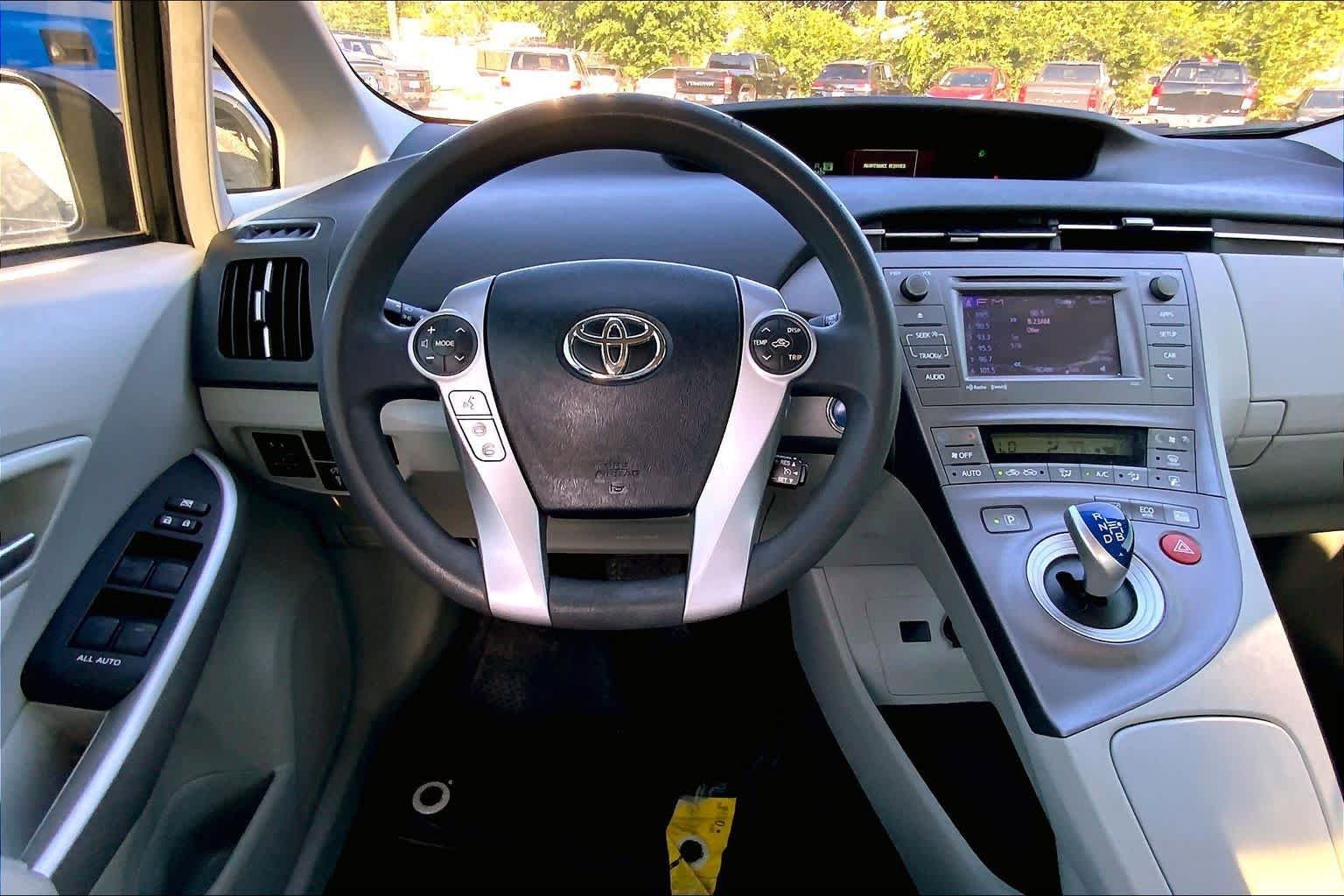 Used 2014 Toyota Prius Three FWD image 6