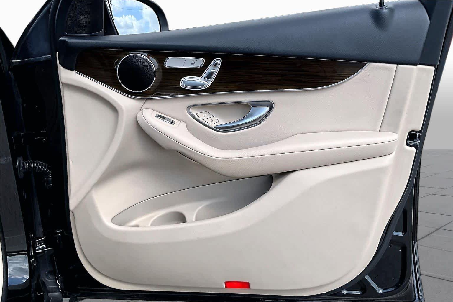 Used 2019 Mercedes-Benz GLC 300 image 23