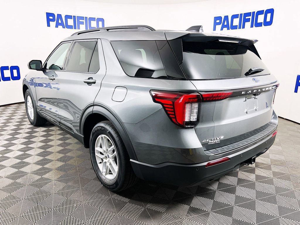 Used 2026 Ford Explorer Active AWD/4WD image 7