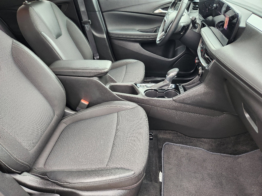 Certified 2025 Buick Encore GX Preferred image 14