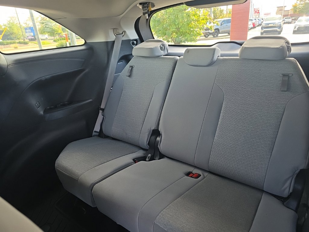 Certified 2025 Toyota Sienna LE FWD image 12