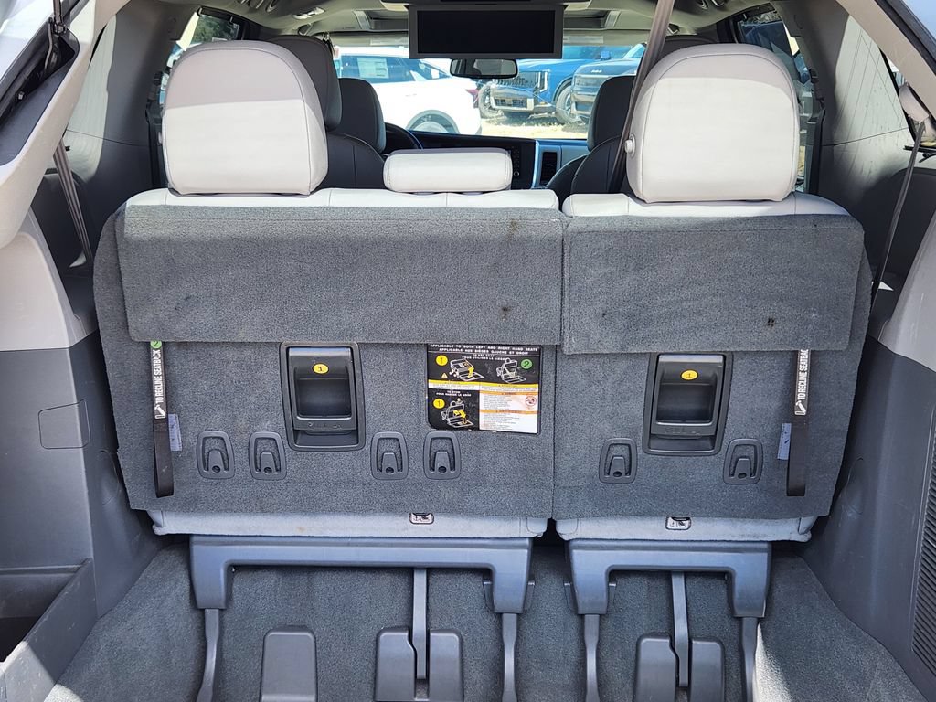Used 2019 Toyota Sienna XLE Premium AWD/4WD image 31