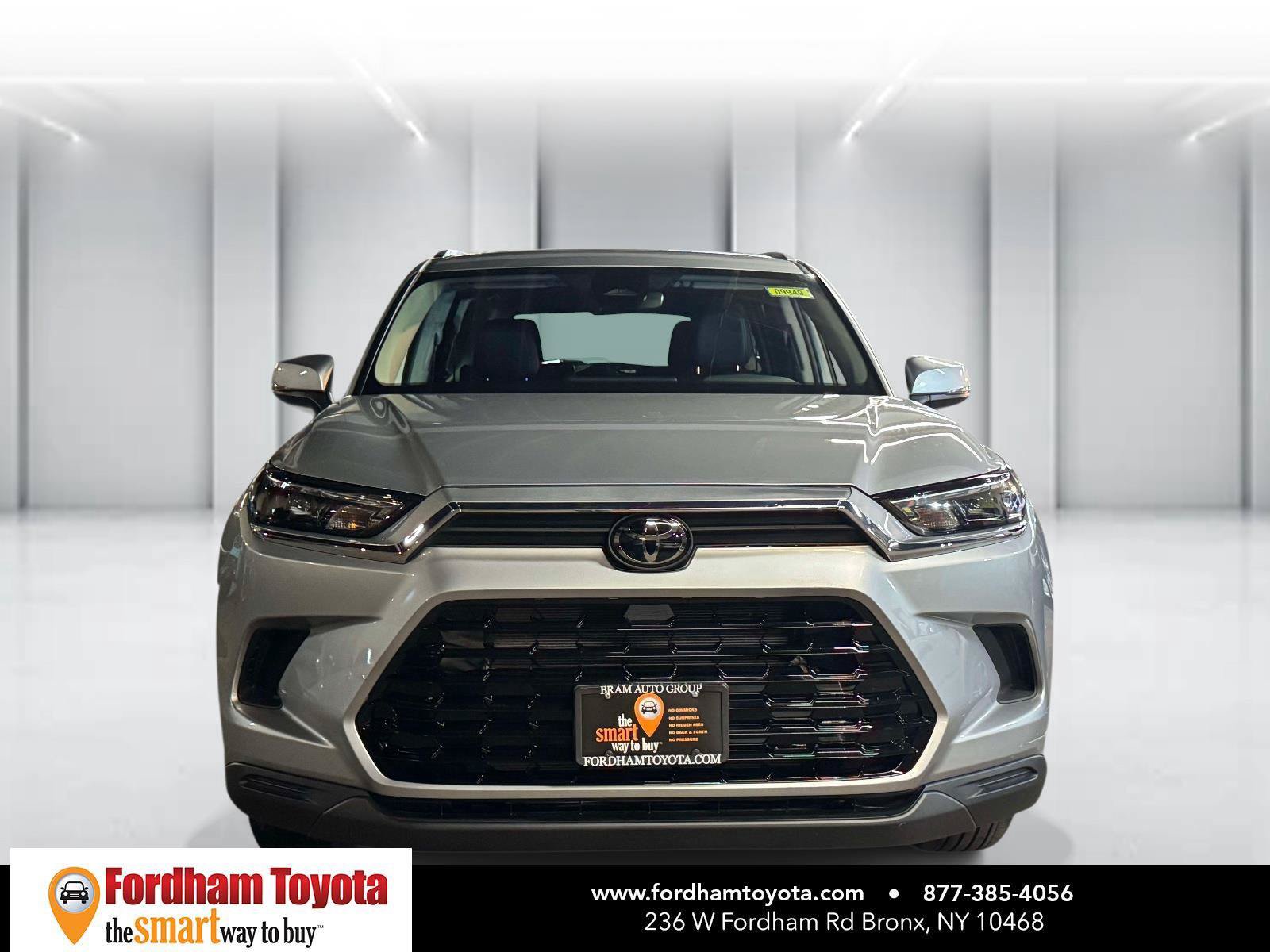 Certified 2025 Toyota Grand Highlander FWD image 2