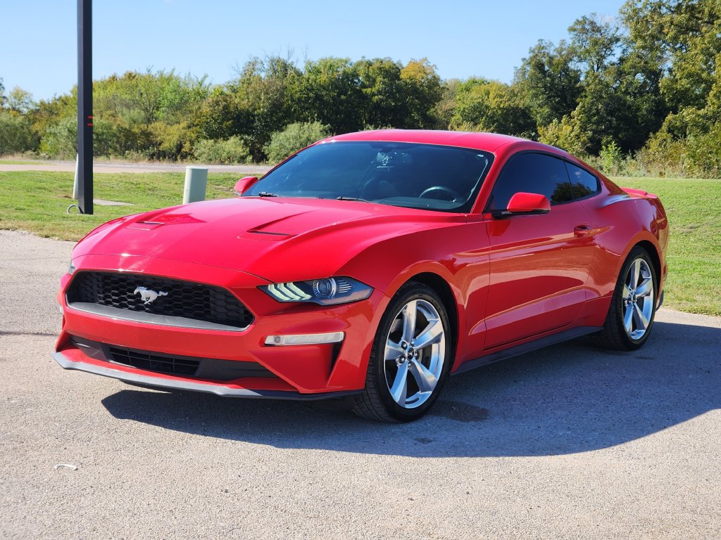 Used 2019 Ford Mustang Premium RWD image 3