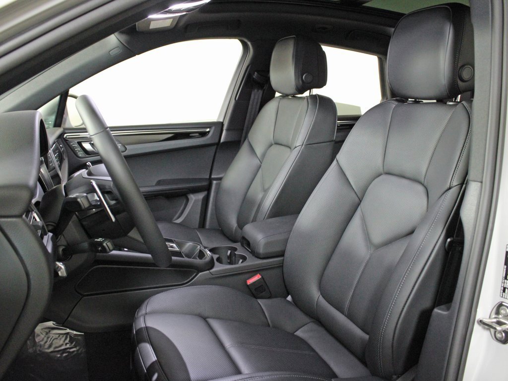 New 2026 Porsche Macan image 5