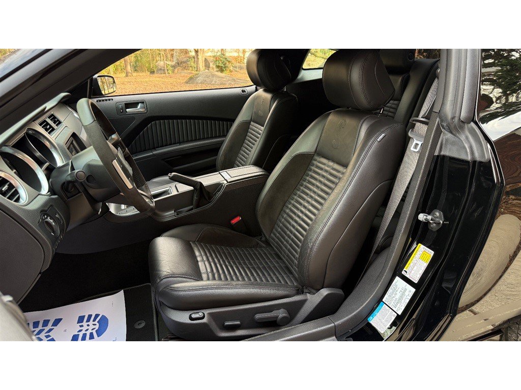 Used 2013 Ford Mustang Shelby GT500 RWD image 53