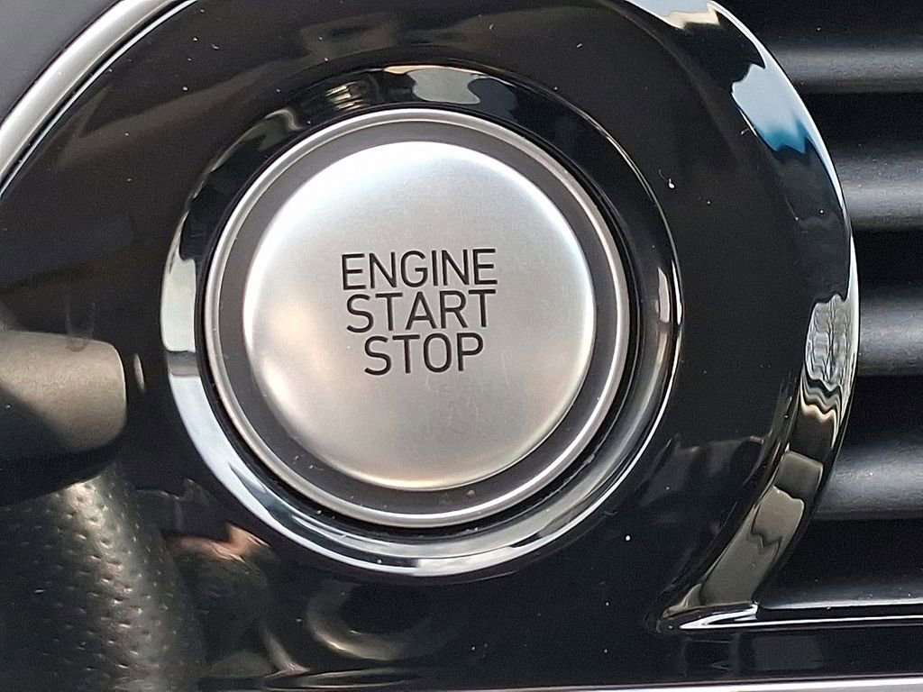 Used 2023 Genesis G70 2.0T image 26