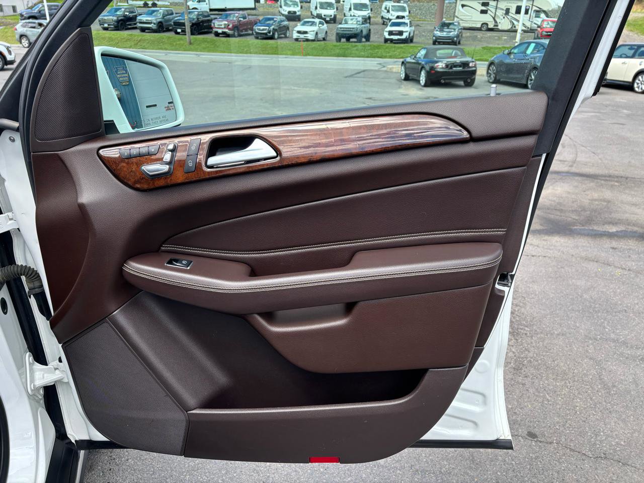 Used 2018 Mercedes-Benz GLS 450 4MATIC image 19