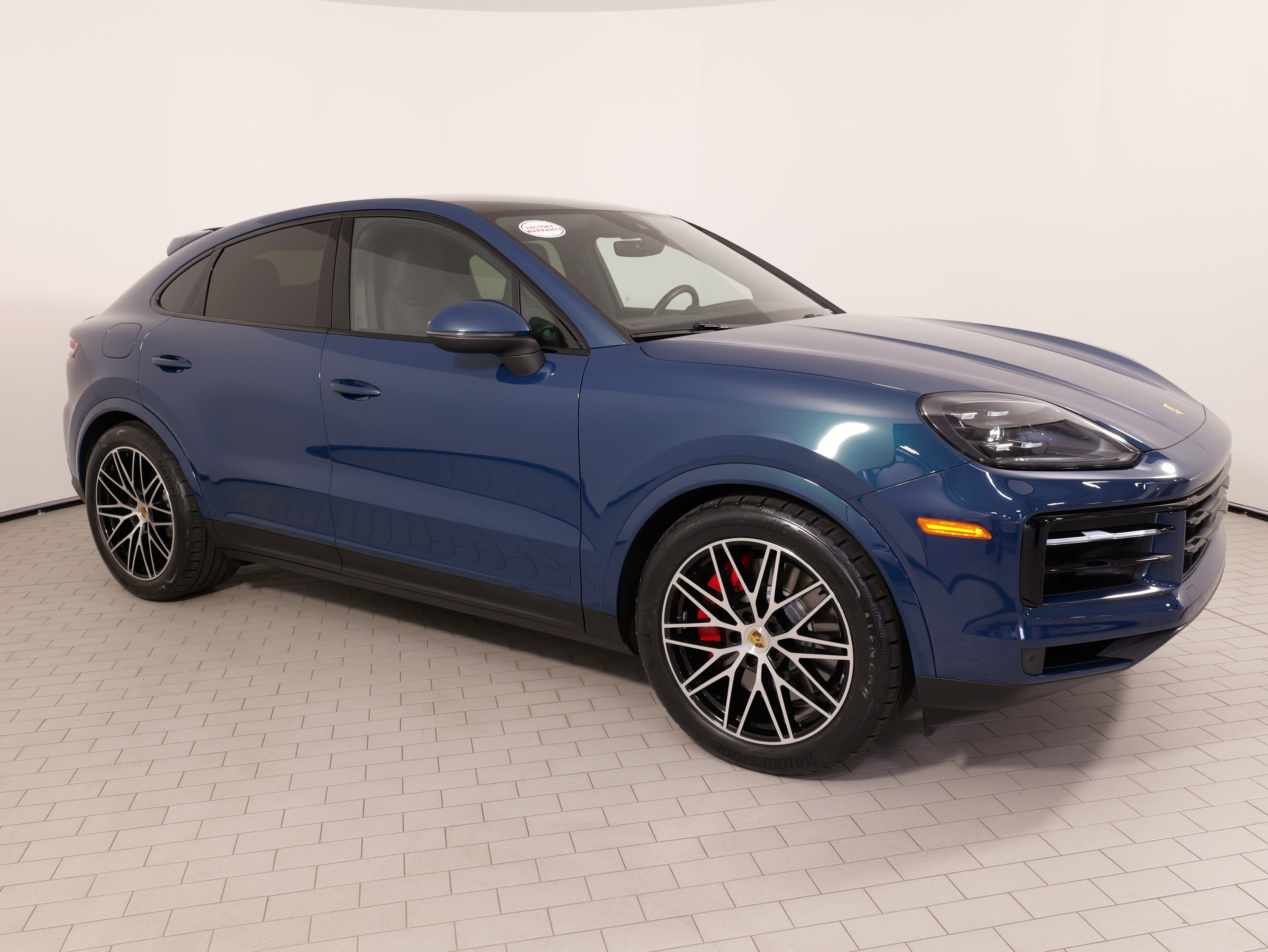 Used 2024 Porsche Cayenne S AWD/4WD image 8