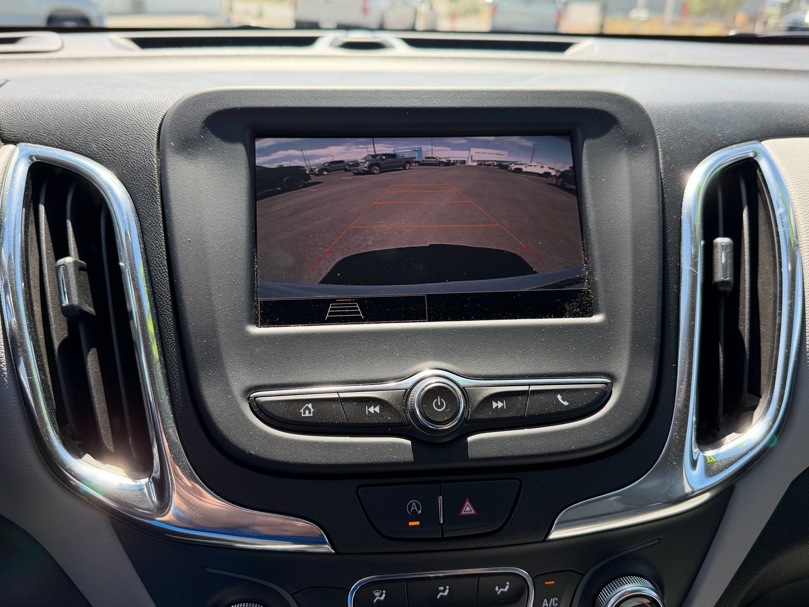 Used 2022 Chevrolet Equinox LT image 11