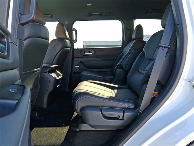 New 2026 Nissan Armada SL w/ Captain's Chari Seat Package image 34