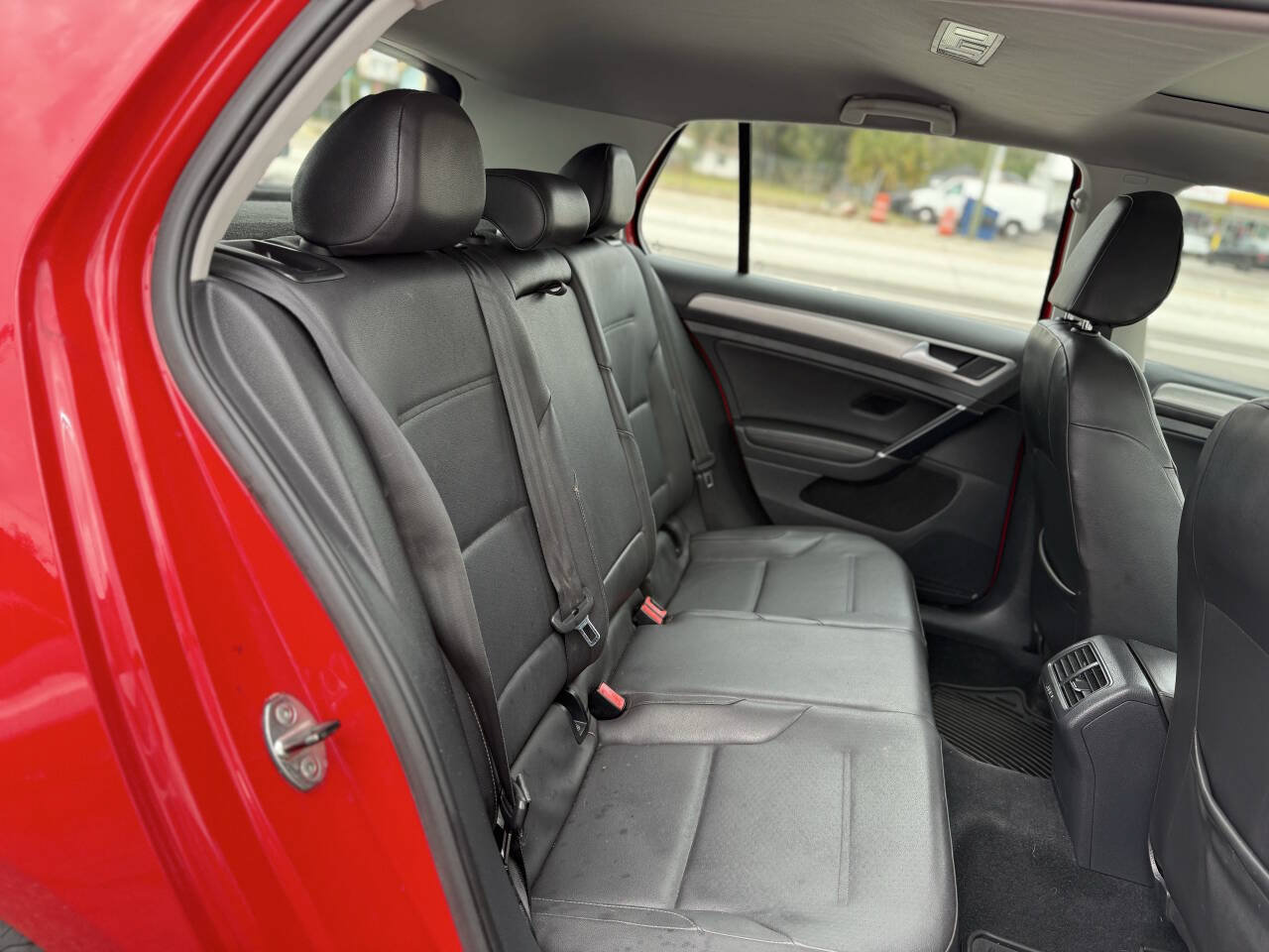 Used 2015 Volkswagen Golf S FWD image 22