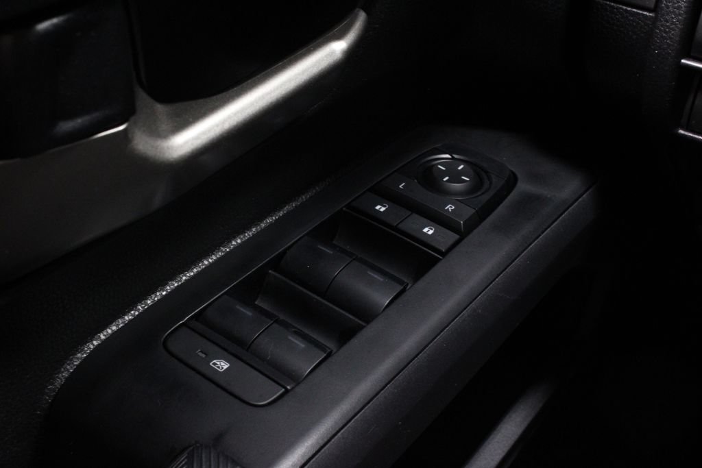 Used 2025 Toyota Tacoma TRD Off-Road AWD/4WD image 25