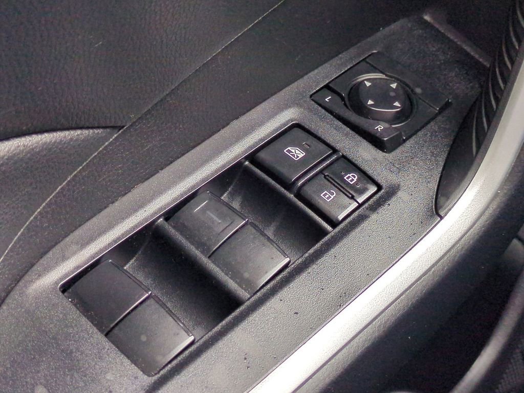 Used 2021 Toyota RAV4 XLE image 22