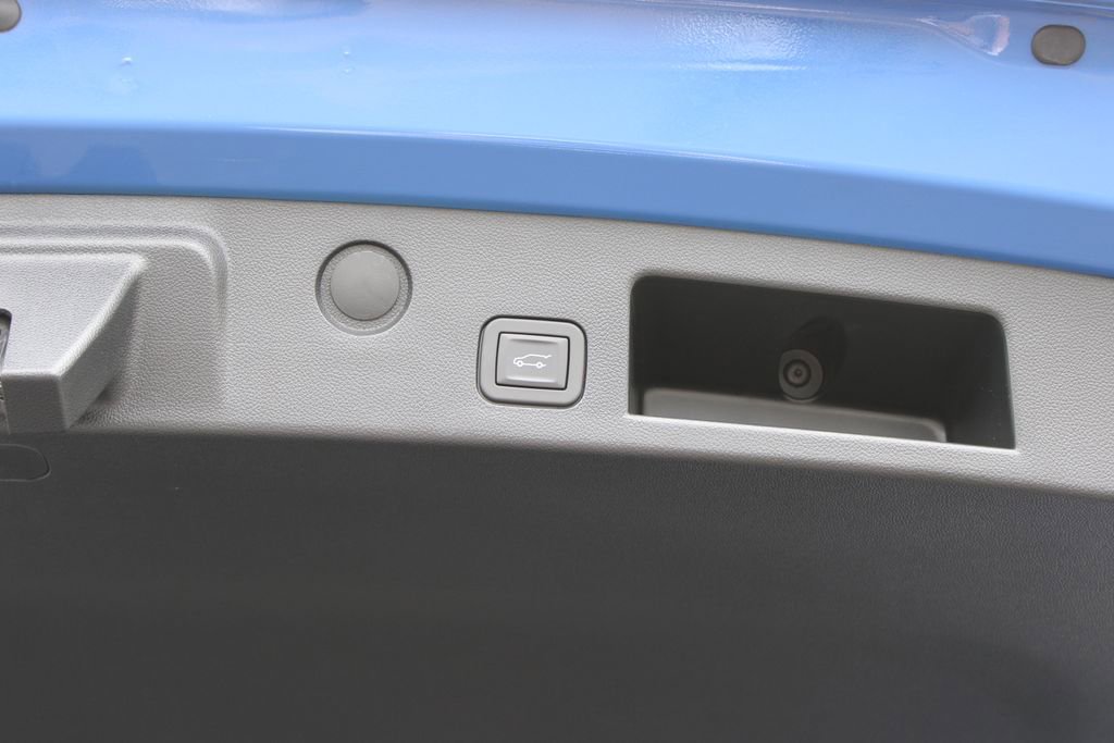 Used 2025 Chevrolet Equinox ACTIV w/ Safety and Technology Package image 18