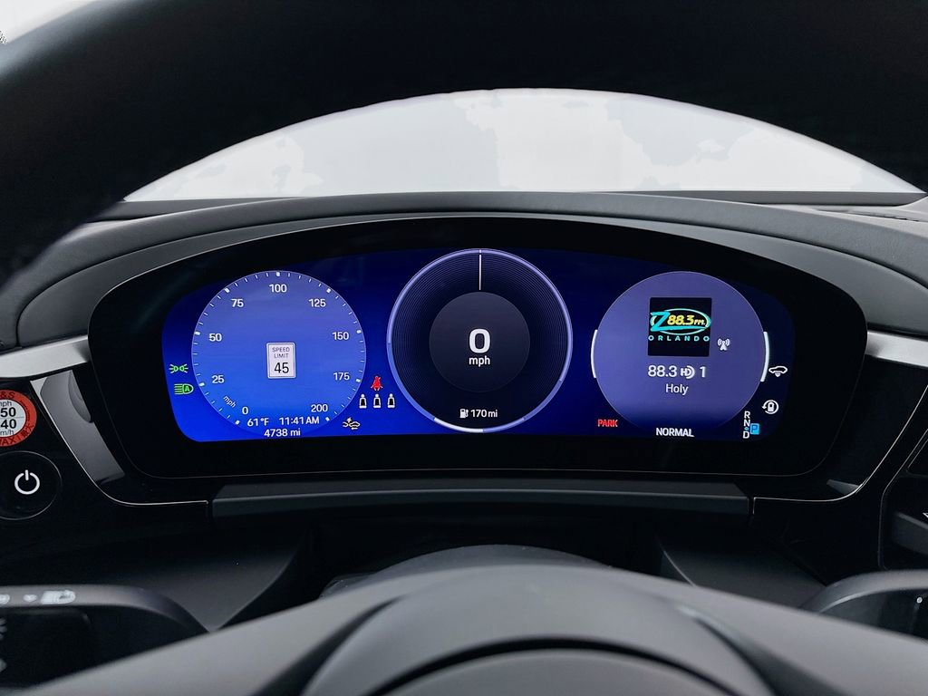 Used 2025 Porsche Macan 4S Electric image 13