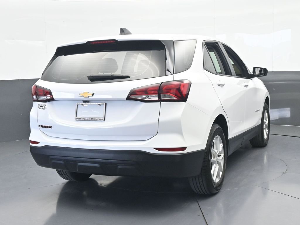 Used 2023 Chevrolet Equinox LS image 5