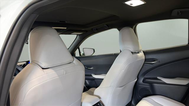 Certified 2025 Lexus UX 300h AWD w/ Accessory Package (Z1) image 20