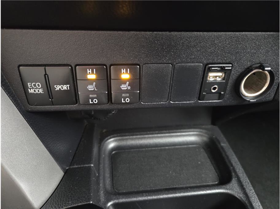 Used 2016 Toyota RAV4 Limited w/ Advanced Technology Package AWD/4WD image 16
