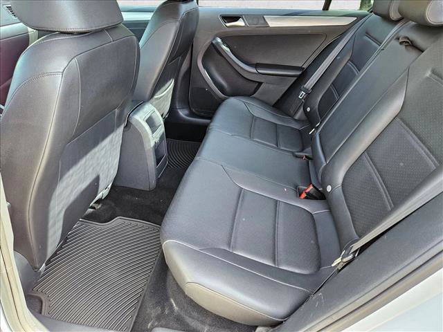 Used 2017 Volkswagen Jetta SE image 15