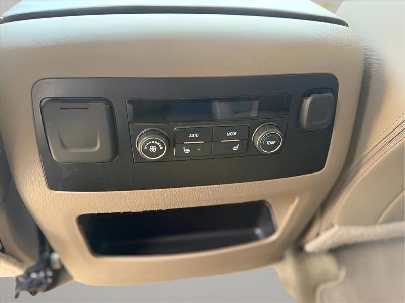 Used 2018 Chevrolet Tahoe LT w/ Luxury Package RWD image 30