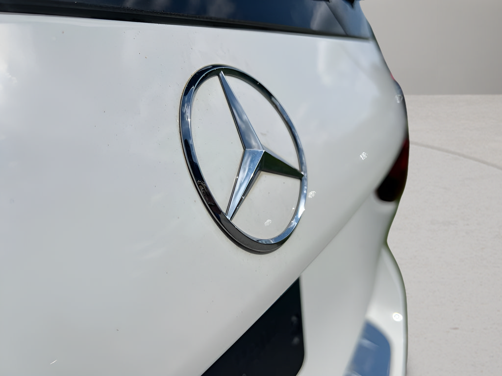 Used 2021 Mercedes-Benz GLB 250 4MATIC image 33