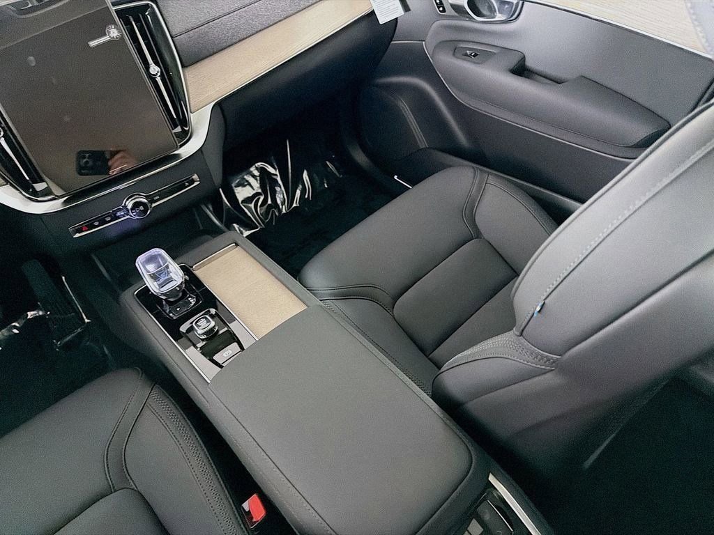 New 2026 Volvo XC90 B5 Plus w/ Protection Package AWD/4WD image 24