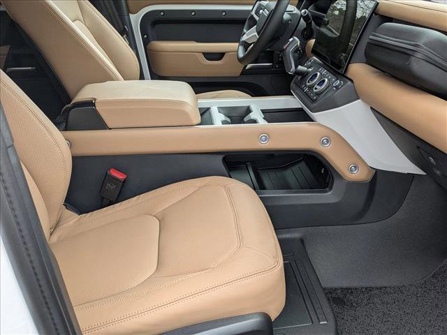 New 2026 Land Rover Defender 130 X-Dynamic SE image 18