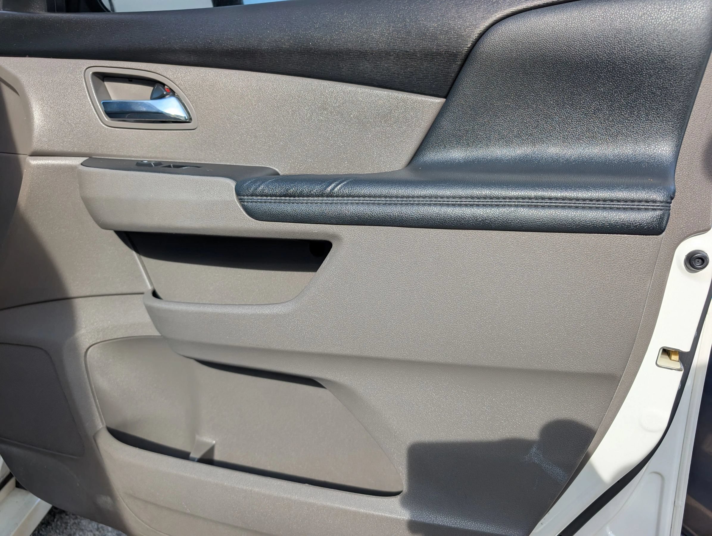 Used 2016 Honda Odyssey Touring Elite image 18