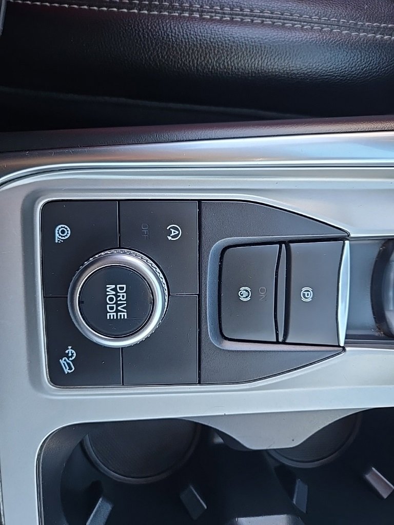 Used 2024 Ford Explorer Limited image 31