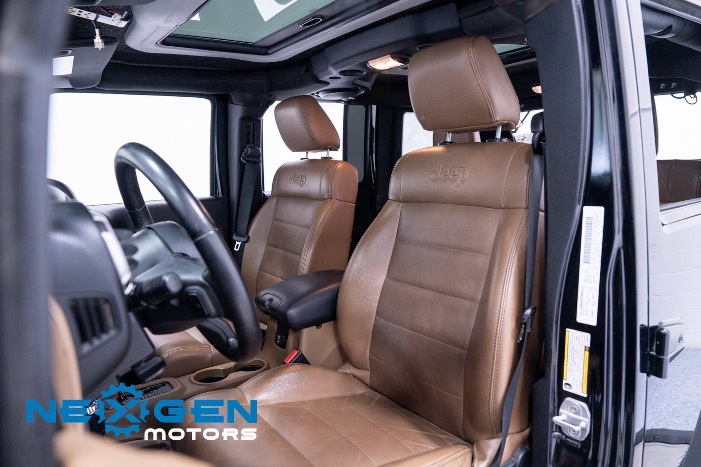 Used 2011 Jeep Wrangler Unlimited Rubicon image 30