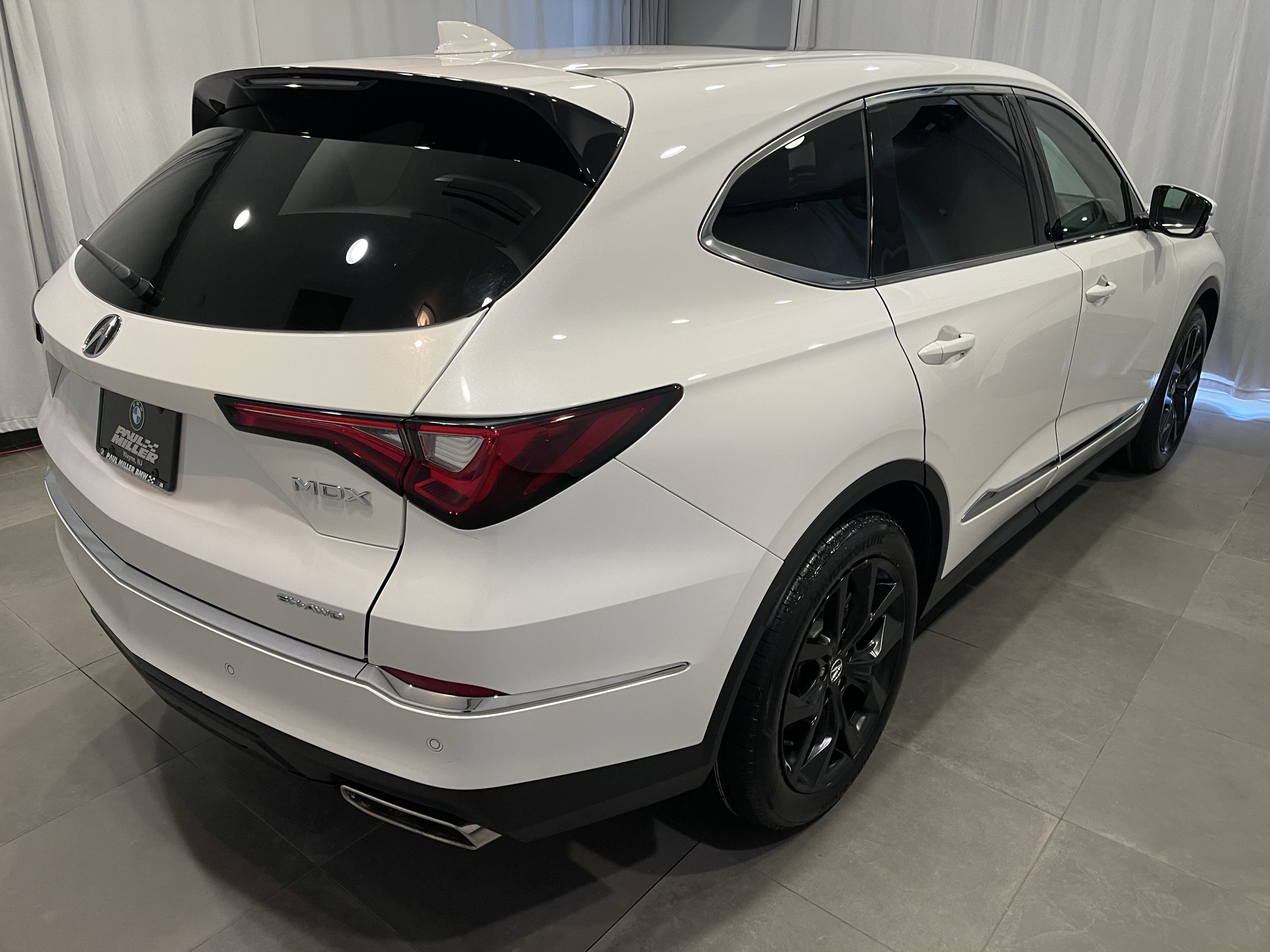 Used 2023 Acura MDX w/ Technology Package AWD/4WD image 6