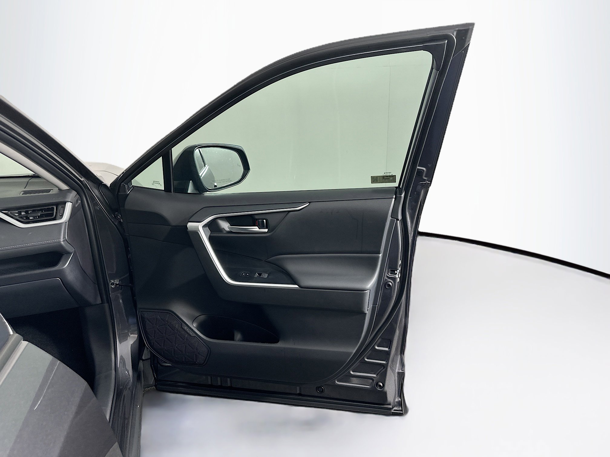 Used 2025 Toyota RAV4 XLE w/ Convenience Package image 34