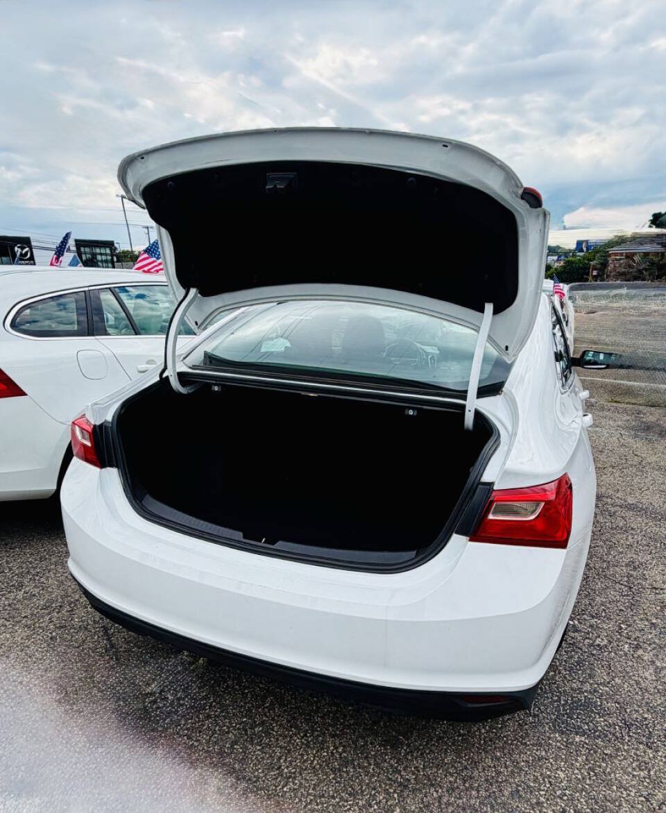 Used 2018 Chevrolet Malibu LS FWD image 11