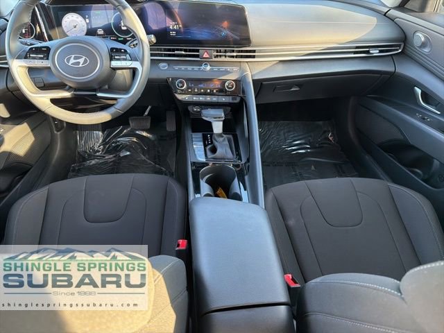 Used 2025 Hyundai Elantra SEL image 36