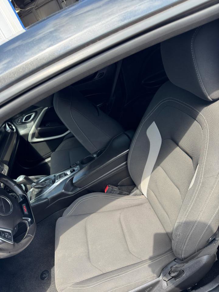 Used 2018 Chevrolet Camaro SS RWD image 7