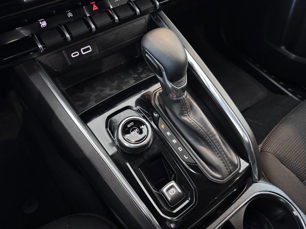 Certified 2025 GMC Canyon Elevation image 22