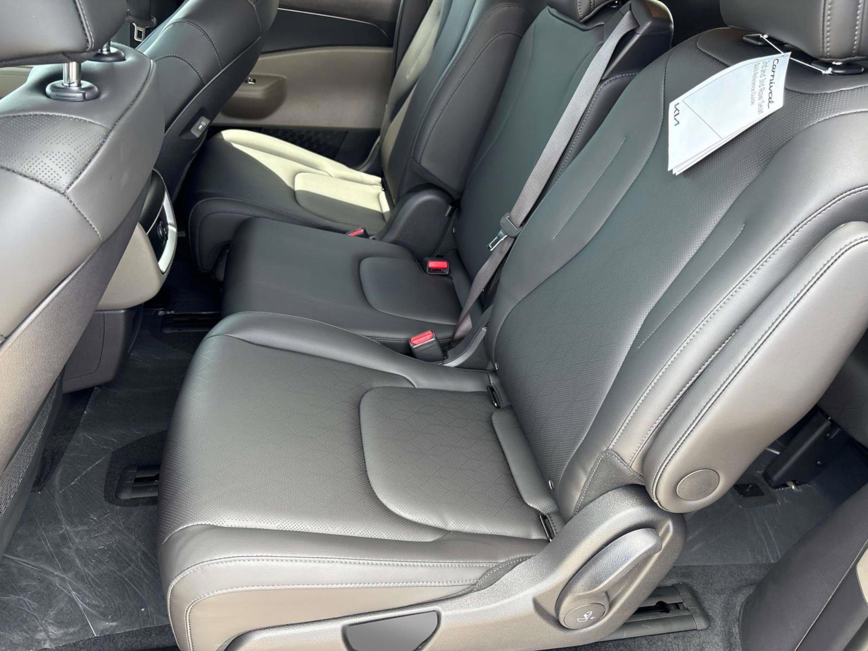 New 2026 Kia Carnival LXS image 14