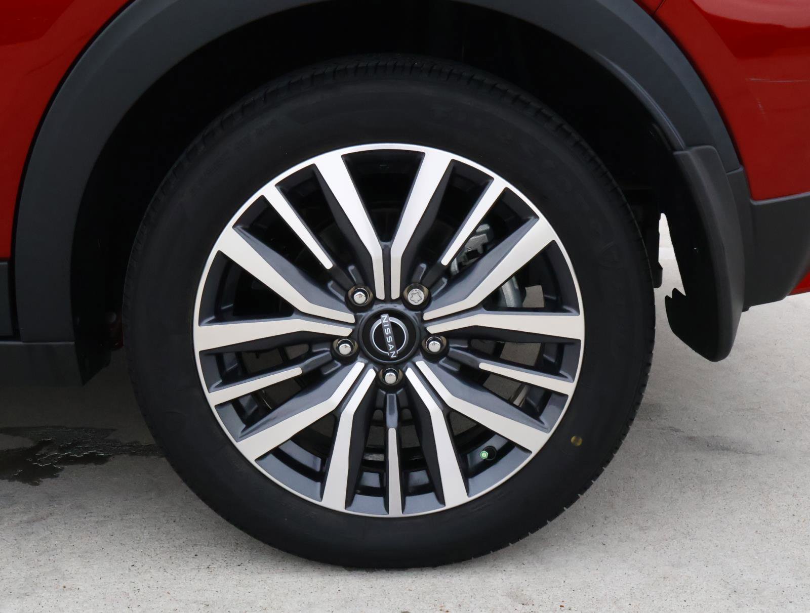 Used 2024 Nissan Kicks SV FWD image 8