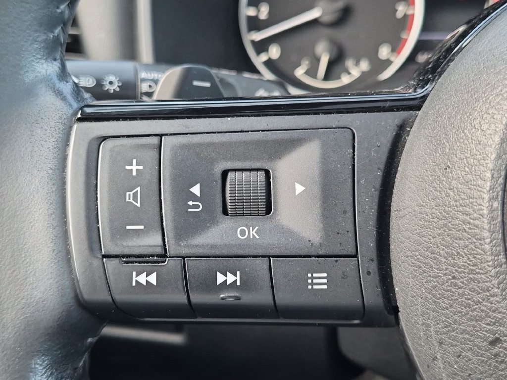 Used 2023 Nissan Rogue SV w/ SV Premium B Package AWD/4WD image 15