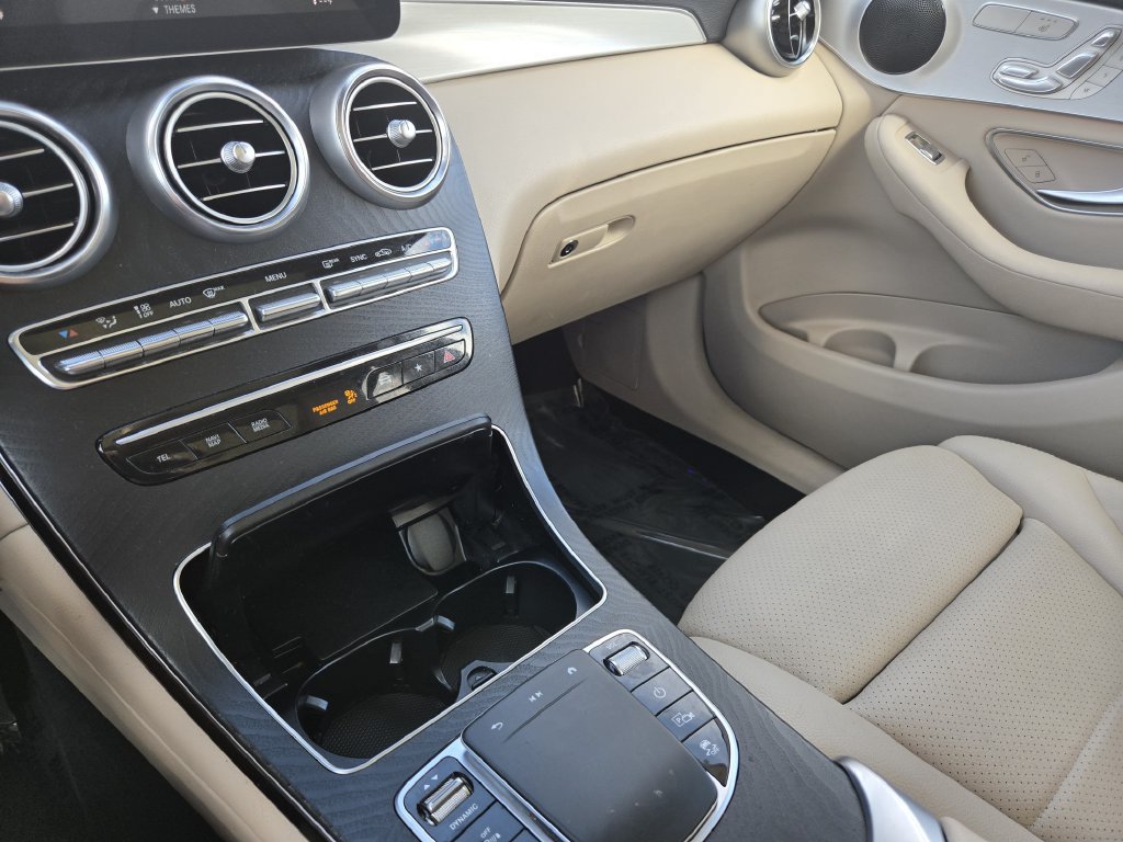 Used 2022 Mercedes-Benz GLC 300 image 20