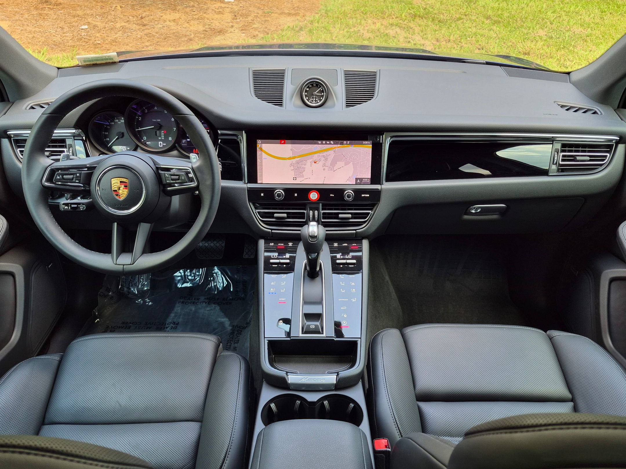 Certified 2026 Porsche Macan AWD/4WD image 21