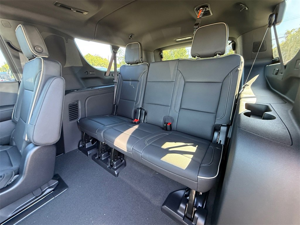New 2026 Chevrolet Suburban Premier image 25