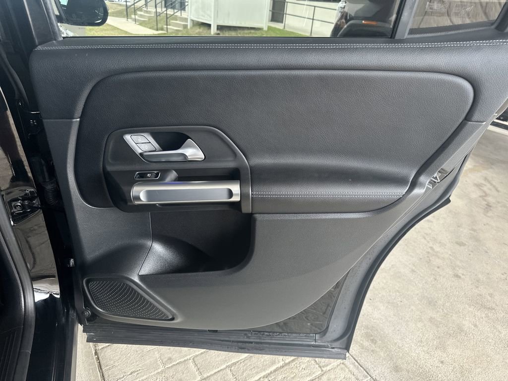 Used 2021 Mercedes-Benz GLB 250 image 34