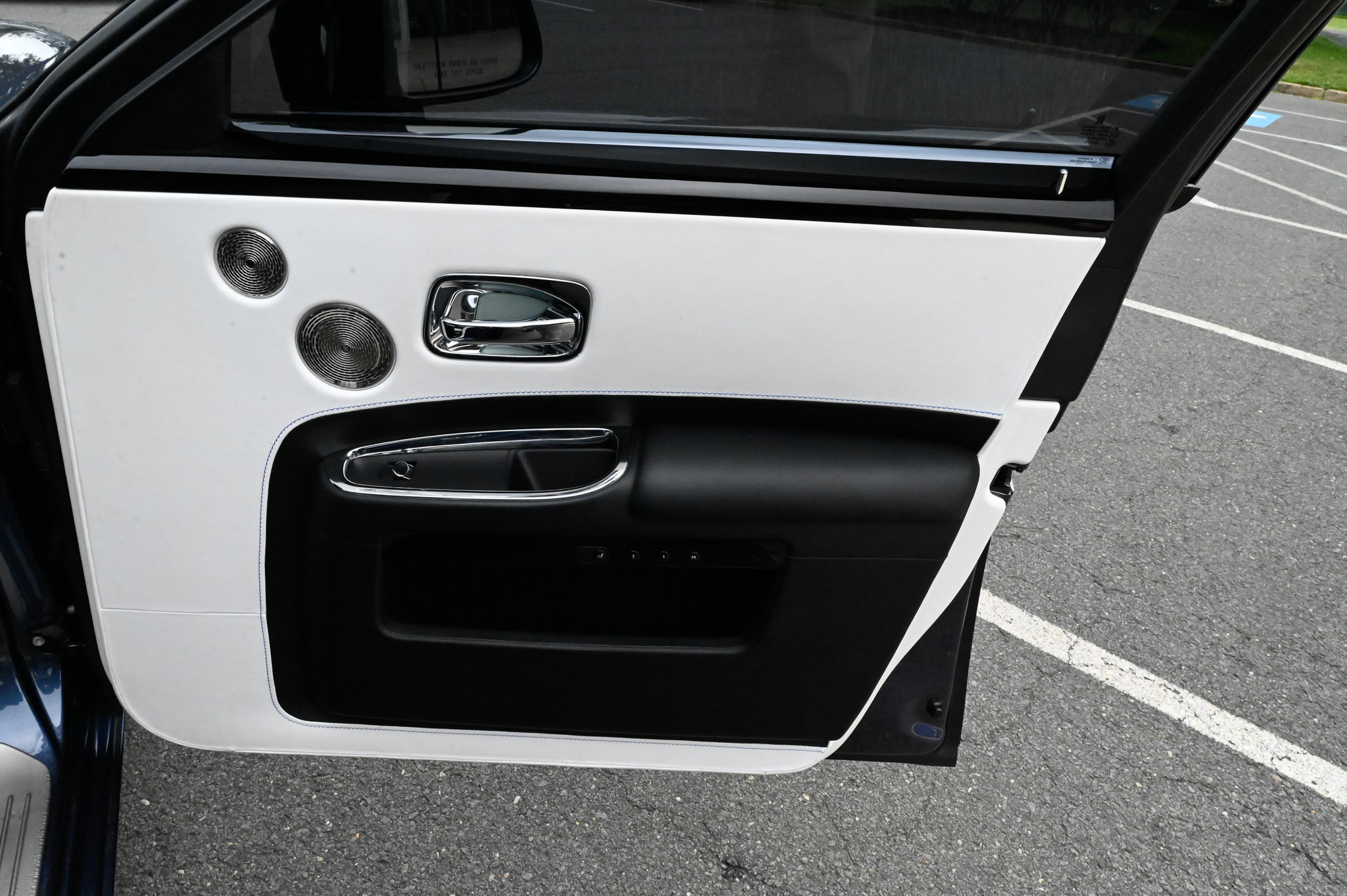 Used 2018 Rolls-Royce Ghost RWD image 58