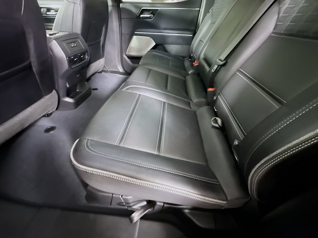 Used 2024 GMC Sierra EV Denali AWD/4WD image 28