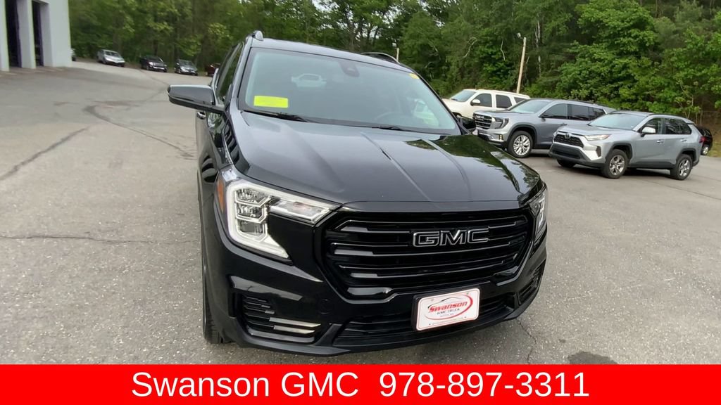 Certified 2023 GMC Terrain SLE w/ Driver Convenience Package AWD/4WD image 3