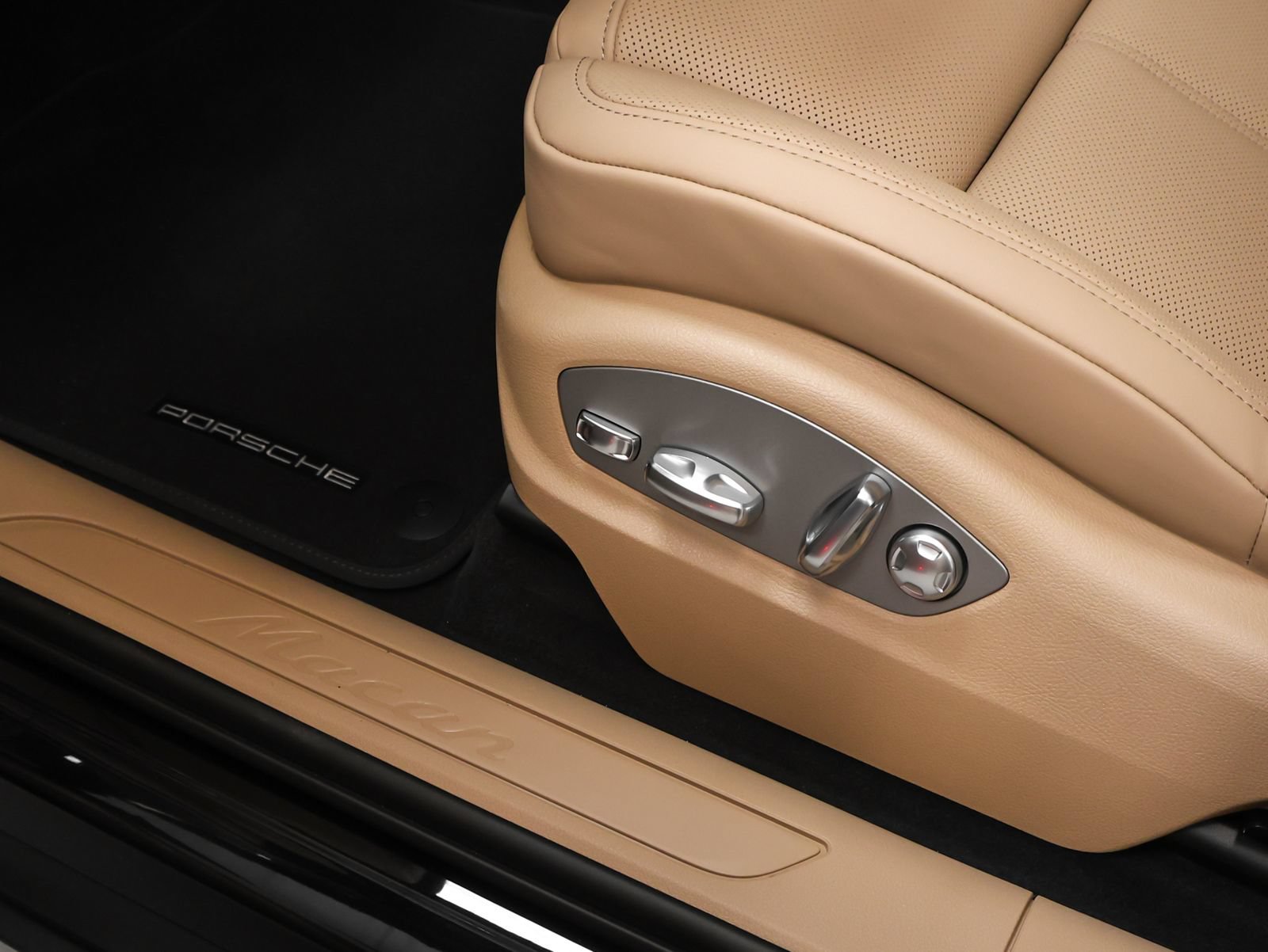 New 2026 Porsche Macan AWD/4WD image 26